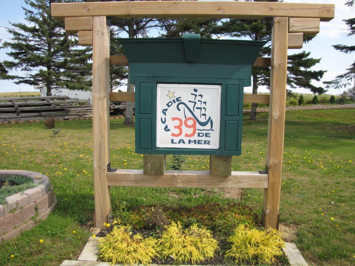 Le Phare Des Dunes Tracadie Bagian luar foto